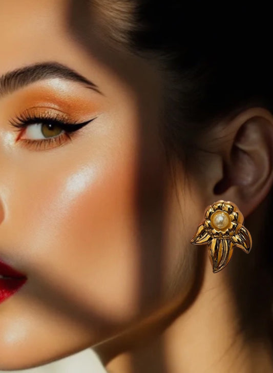 Gold tone floral stud pearl earrings