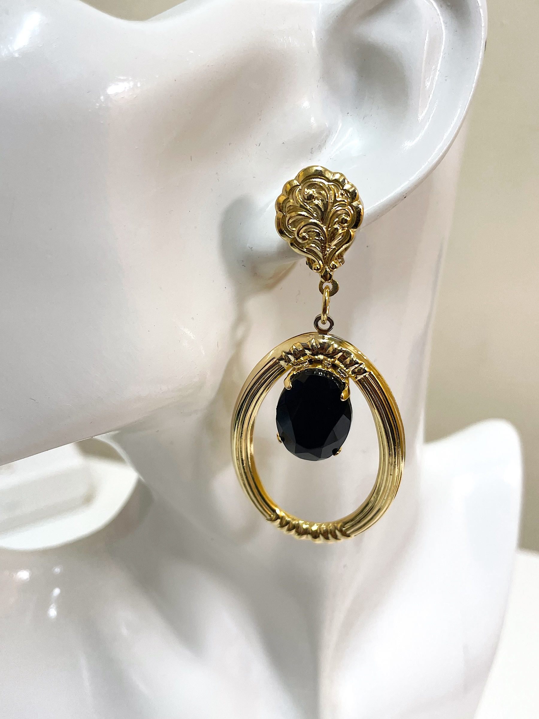 Black Stone Cabochon Dangly Gold Tone Crystal Clip on Earrings