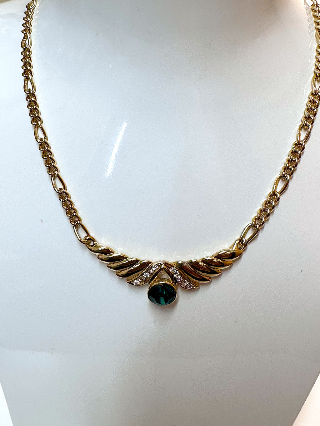 Retro Textured Wing With Emerald Green And Clear Rhinestones Pendant