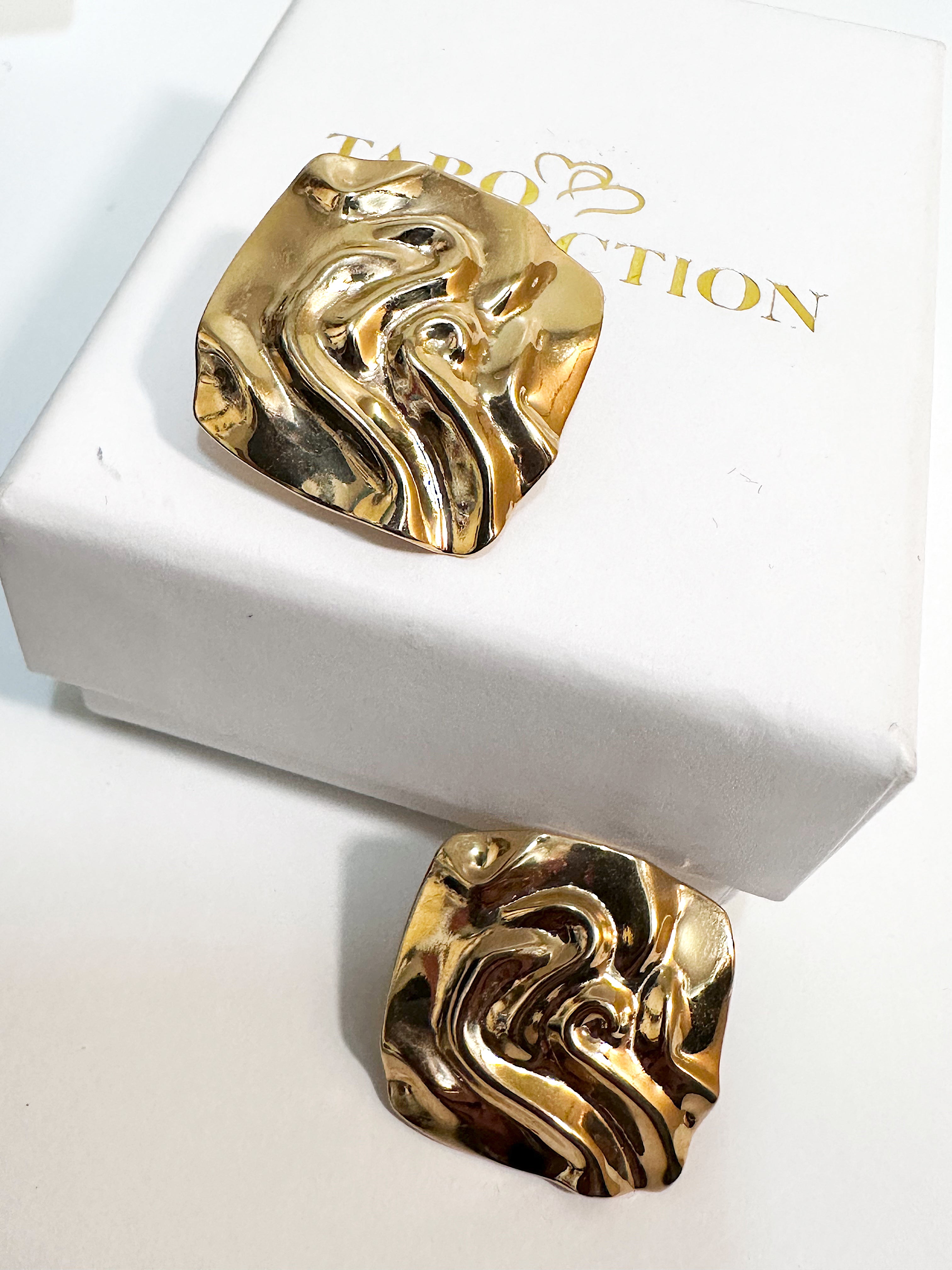 Retro style textured gold plated square clip on earrings.