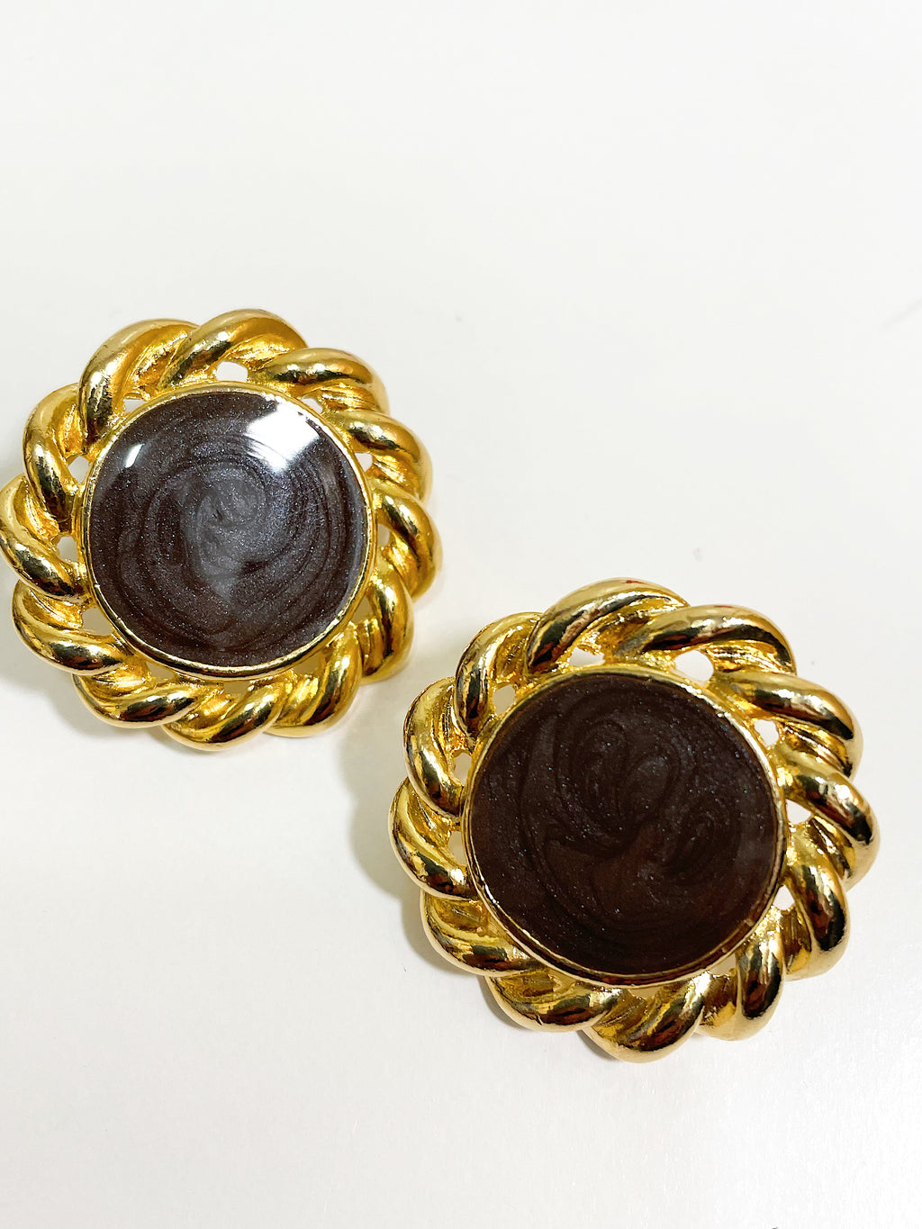 Brown Enamel Cabochon Gold nautical Rope Twist Round Stud Earrings.